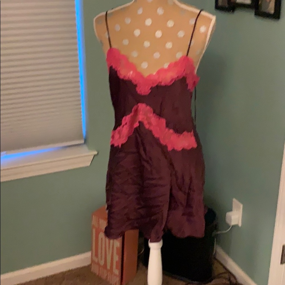 M Victoria’s Secret nightie